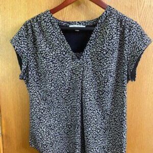 Fun2Fun Lillian Print V-neck blouse M - Stitch Fix